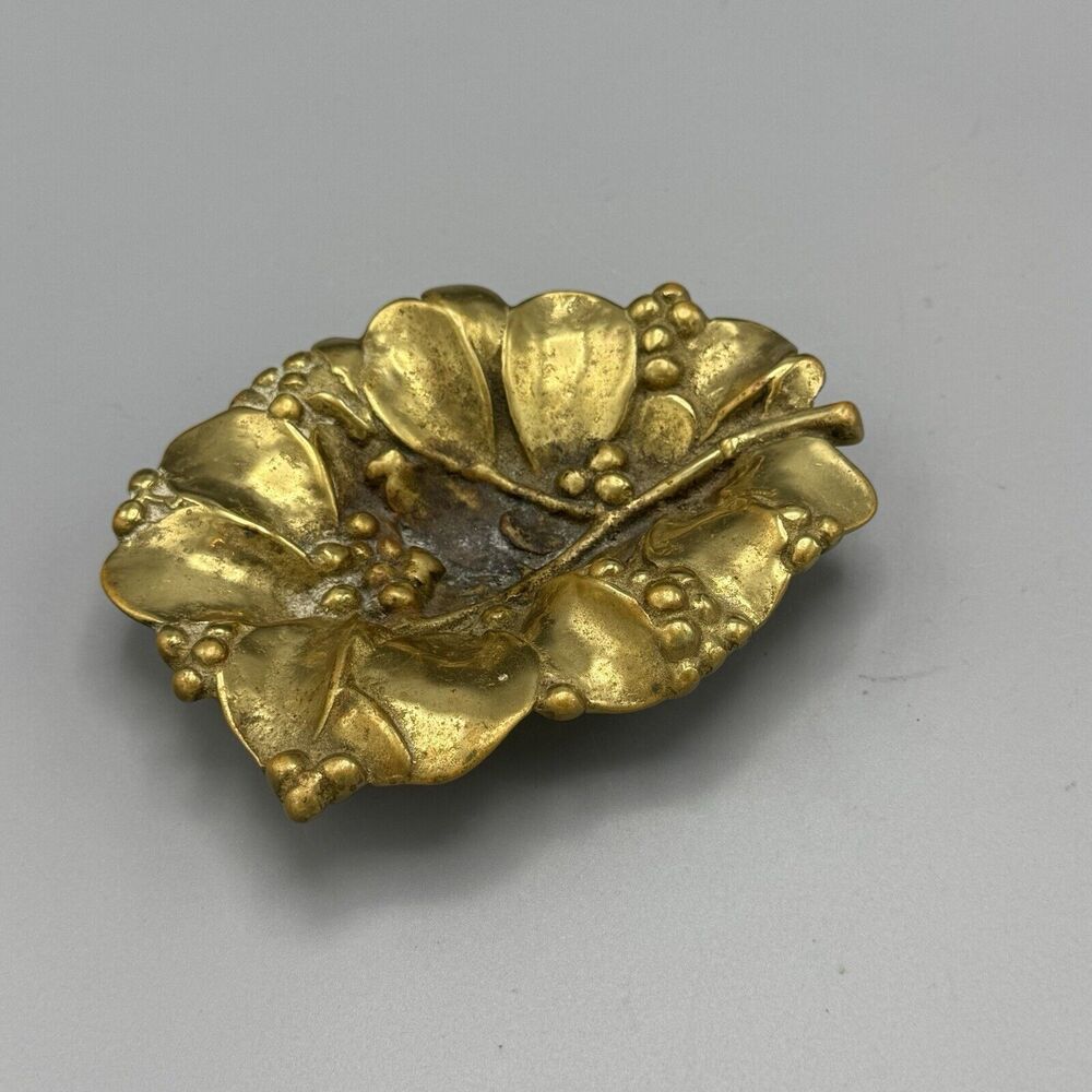 Vintage Virginia Metalcrafters Brass Mistletoe Trinket Dish 1-36 Patina Footed